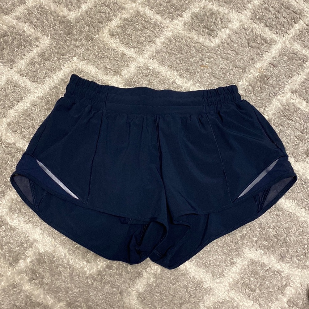 Lululemon Navy Blue Hotty Hot Low-Rise/Size 6